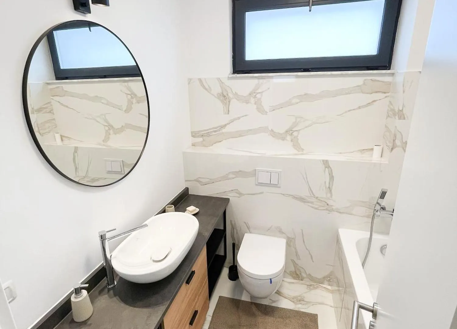 بوخارست Warm Hotel Apartment 0*,