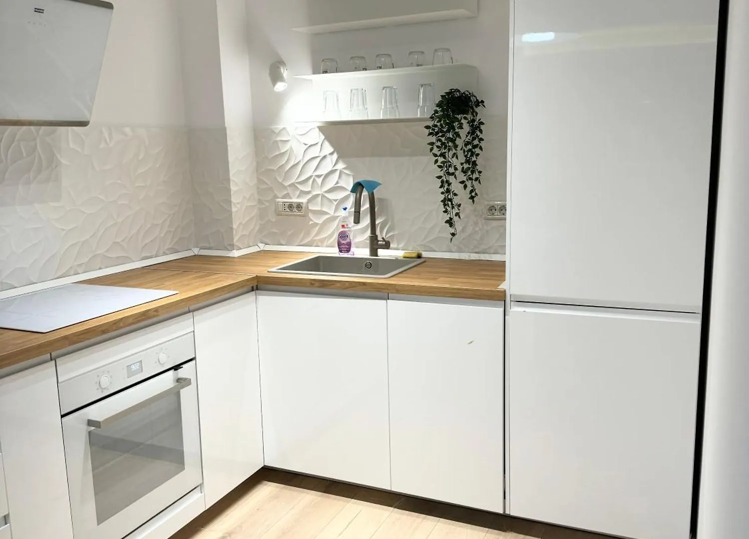 Warm Hotel Apartment Boekarest 0*,